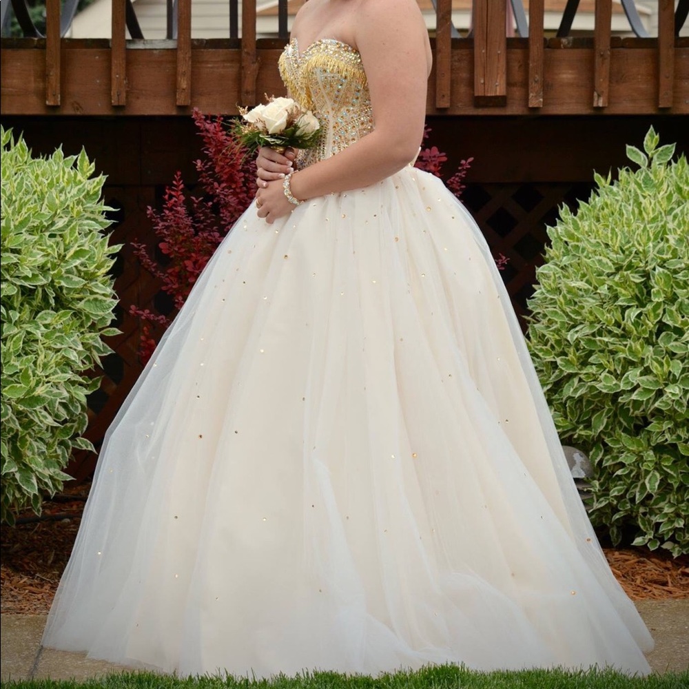 size 6 corset back ball gown prom dress.